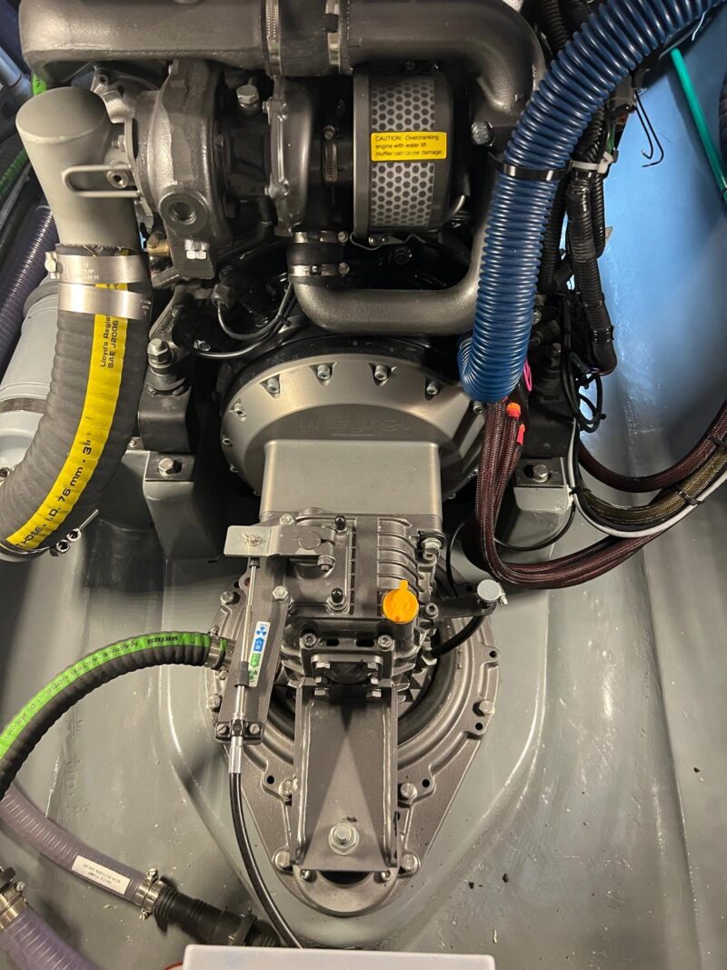 E Drive install on Xquisite 54 by Kinetic